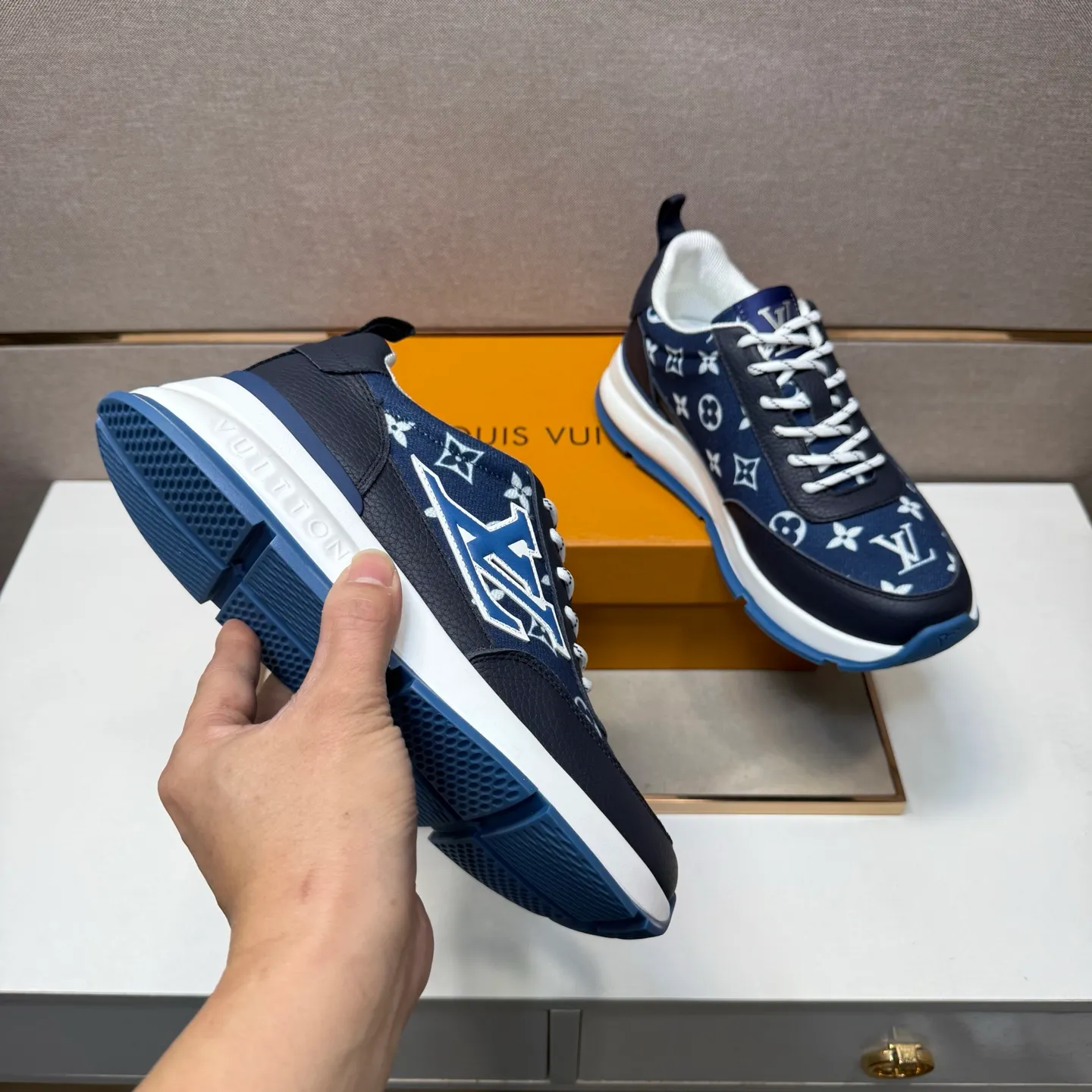 ⬛️Men's shoes 💰p442【LV～】Men's casual shoes 2025z cabinet sales simultaneously 🔶Size: 38-44#️⃣ 🔷3 colors🔜The upper is made of multi-material splicing➕Mesh lining, comfortable and breathable, sole: original comfortable and wear-resistant outsole, ⚠️real thing📱photographed🎬real thing is better📢📢📢